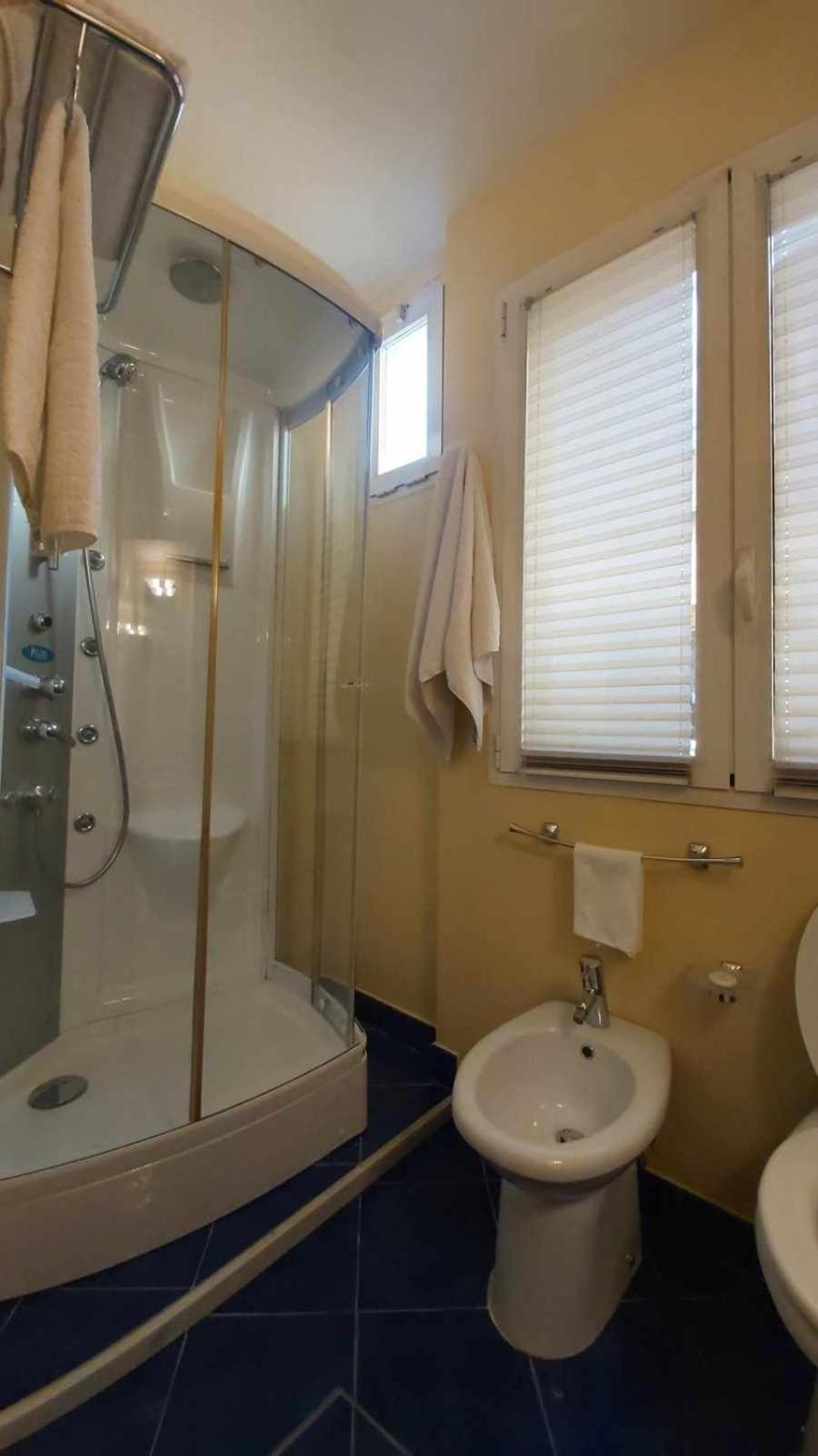 Tornabuoni La Petite Suite Florenz Zimmer foto